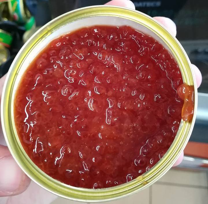 Очередной рейд общественников в николаевский супермаркет: когда красная икра хранится без холодильника и на вид, как суп 15