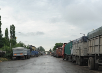 Кто забил Николаев зерновозами. По следам фейсбучной активности министра инфраструктуры