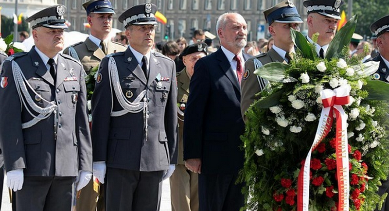 Германия должна выплатить репарации за Вторую мировую войну, - министр обороны Польши 1