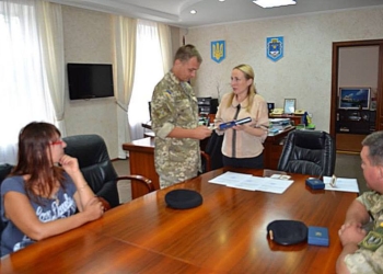 Глава Николаевского облсовета вручила почетные знаки “Достоинство и честь” пятерым участникам АТО