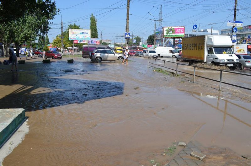 В Николаеве – авария на водопроводе большого диаметра, один из больших микрорайонов без воды 1
