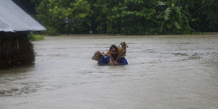 Стихии противостоять невозможно: в Непале из-за наводнения уже погибло три десятка человек