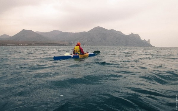 Ради науки румынский ученый поплыл на каяке в Россию – его спасли турецкие моряки