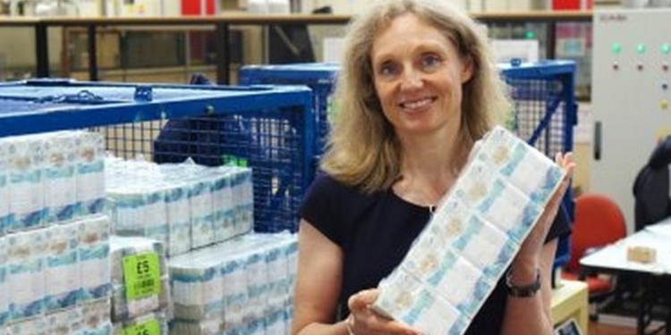 В России будут делать целлофановые деньги