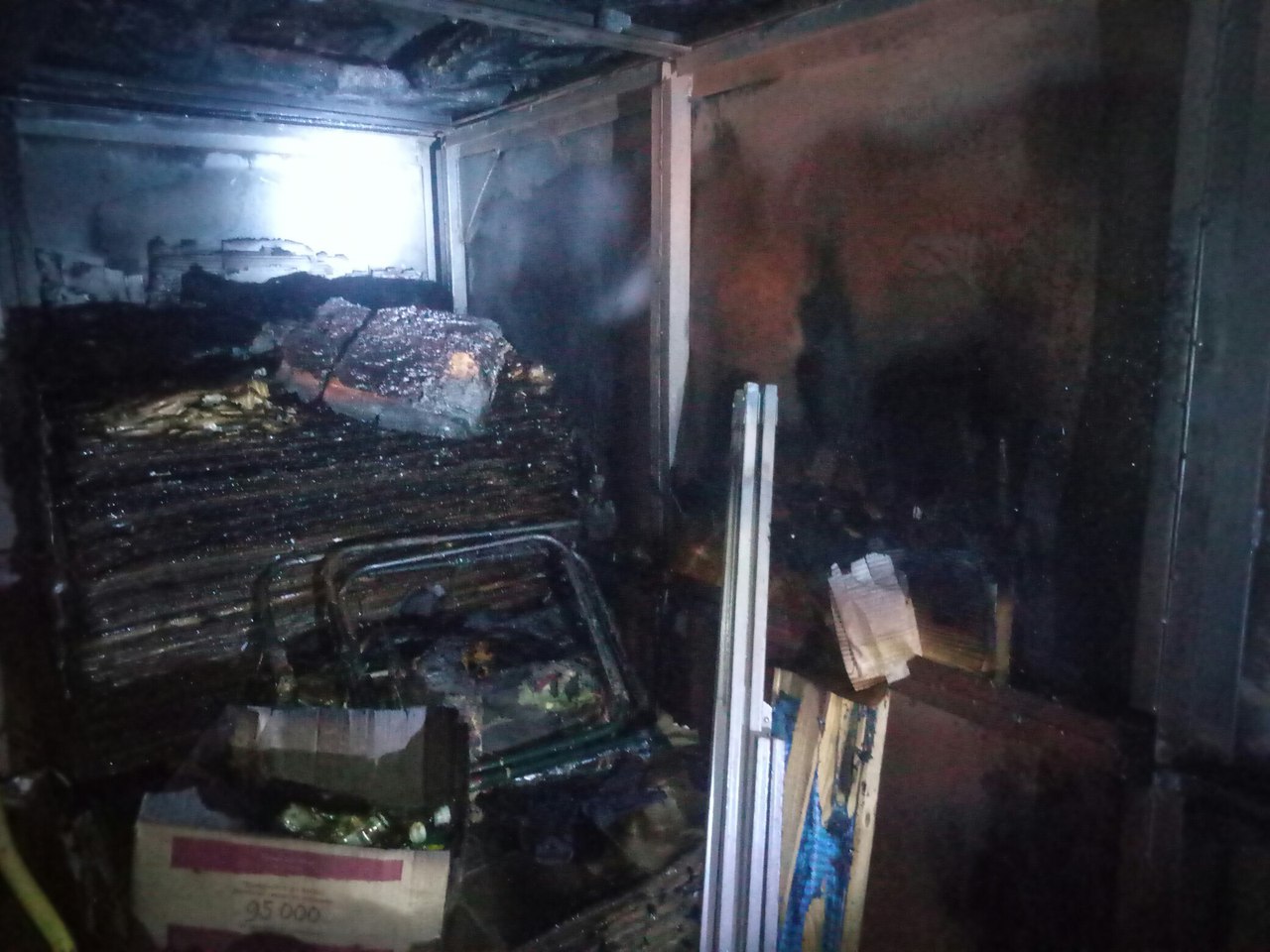 В Николаеве сгорел торговый павильон