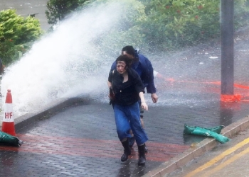 Десятибалльный тайфун в Гонконге – это жутко