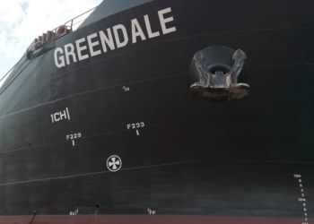 В один из николаевских портов зашло судно под белизским флагом с российскими сертификатами, на котором обнаружены утечки масла