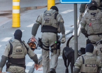 С криком «Аллах Акбар» в столице Бельгии мужчина напал с ножом на военных