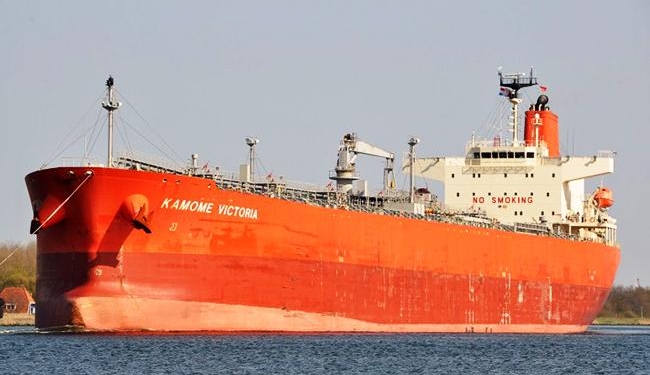 Сначала сел на мель, а потом затонул: в транспортном канале между Нью-Йорком и Нью-Джерси пошел на дно танкер с 1,4 млн.л топлива