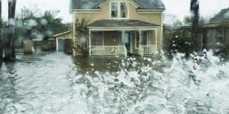 Бушующий «Харви»: в Хьюстоне – катастрофическое наводнение, минимум пять погибших