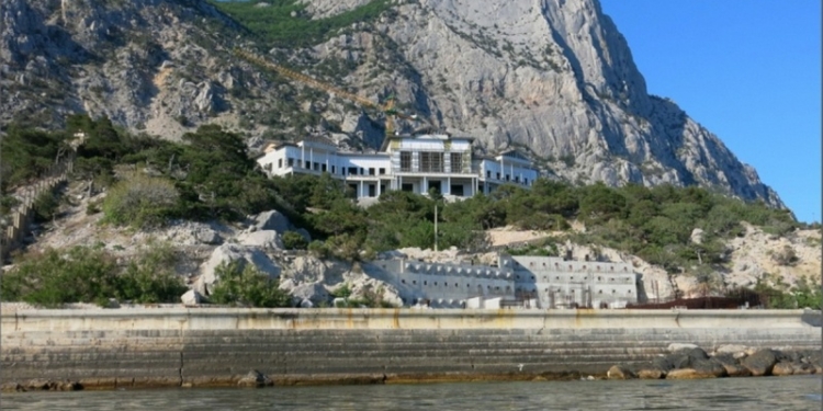 Вилла Януковича в Крыму перешла в собственность друзей Путина – СМИ