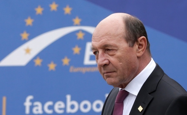 Ничто не ново под луной: экс-президент Румынии может возглавить партию в Молдове