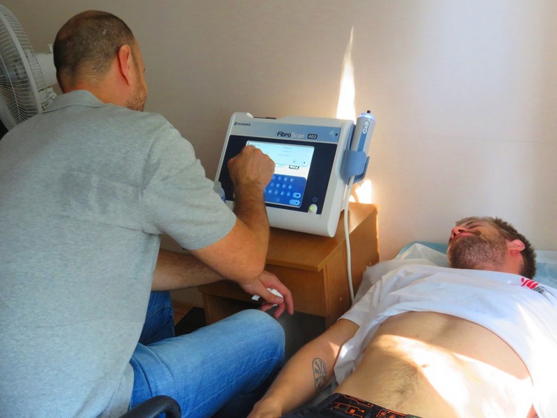 В Николаеве появилось высокотехнологическое медицинское оборудование для определения степени фиброза печени - «Врачи без границ» передали 1