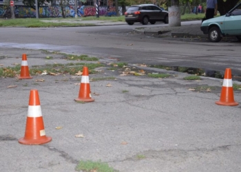 Разбойники, отобравшие вчера у мужчины полмиллиона гривен в Николаеве, ранили его из “травмата”