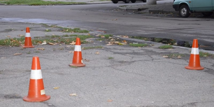 Разбойники, отобравшие вчера у мужчины полмиллиона гривен в Николаеве, ранили его из “травмата”