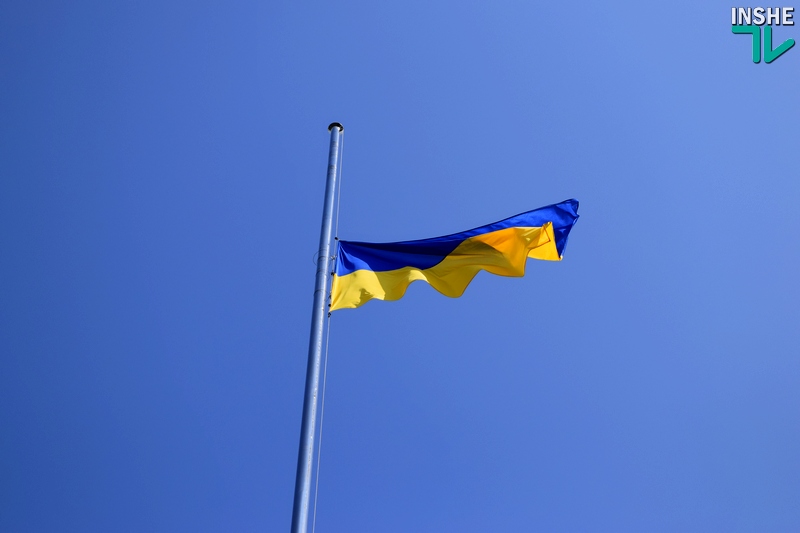 «Уважайте символ государства!»: в Николаеве прошел День Государственного Флага Украины 23