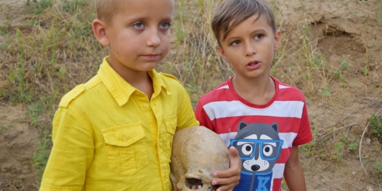 Песни у костра, посвящение лопатами, храм Весты от Бахтова: первое празднование Дня археолога в Николаеве удалось