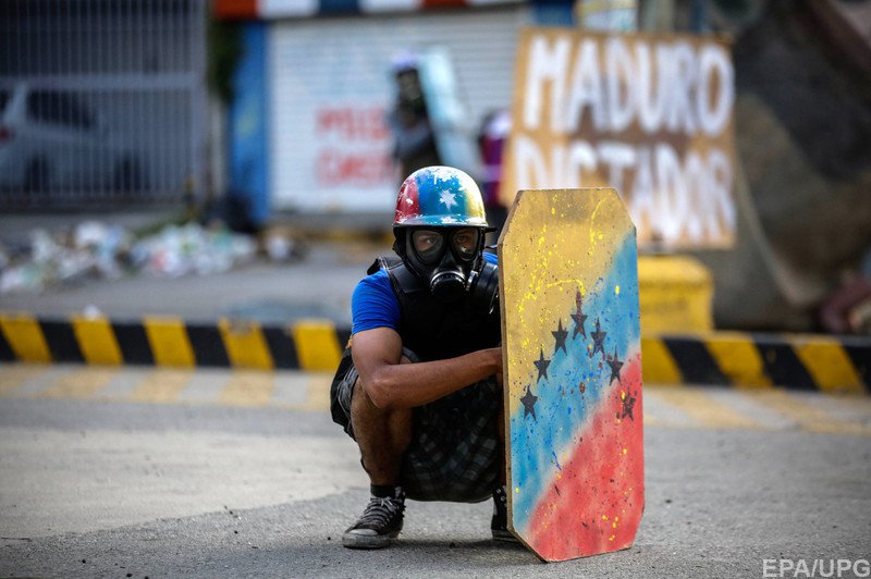 В Венесуэле спецслужбы увезли в неизвестном направлении двух лидеров оппозиции 9
