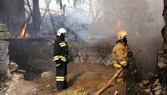 Новая родина Януковича. В Ростове-на-Дону крупный пожар и взрыв газа. Горит около 20 домов сразу 3