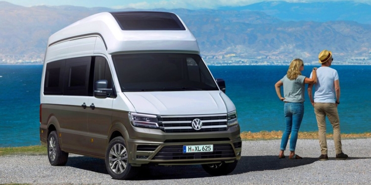 Рай для путешествующих. Volkswagen превратил фургон в 2-этажный дом на колесах