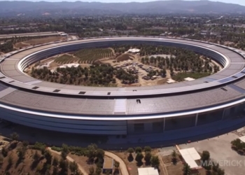 Кампус Apple сняли с дрона