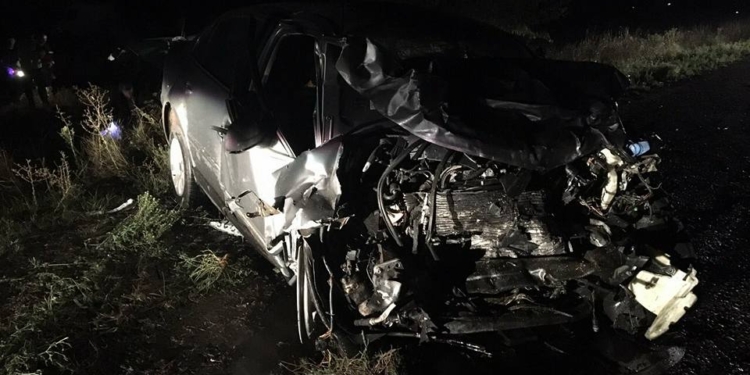 Под Очаковом столкнулись две машины. Пострадали оба водителя