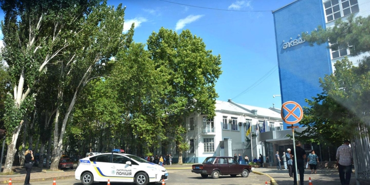 В Николаеве сообщили о заминировании завода “Экватор”