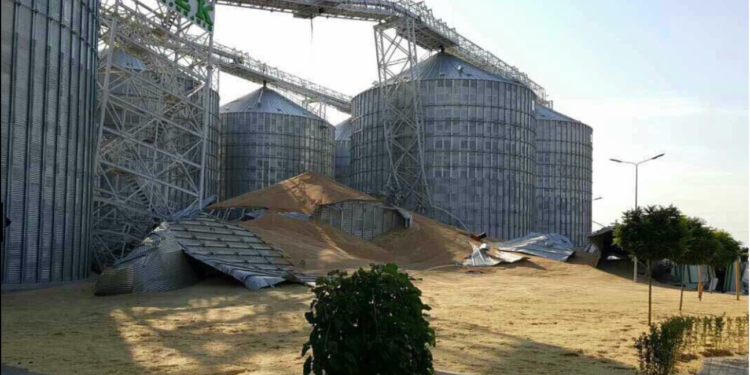 На Константиновский элеватор вызвали турков – искать виновных в обрушении емкости с зерном