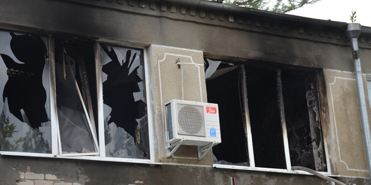 В Николаеве сгорела зуботехническая лаборатория – одного из сотрудников пришлось «откачивать»