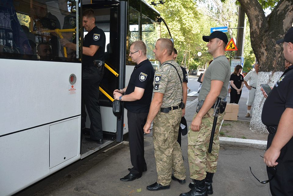 Чтобы доказать право служить в полиции: на четырехмесячную стажировку в Донецкую область отправился первый сводный отряд полицейских Николаевщины 7