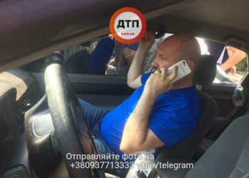 “Посмотрите, люди, какие покидьки сидят в Верховной Раде”. В Киеве чуть не растерзали нардепа
