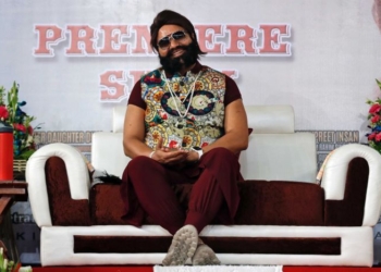 В Индии арестовали гуру, обвиняемого в изнасилованиях. Его последователи взбунтовались, 30 погибших