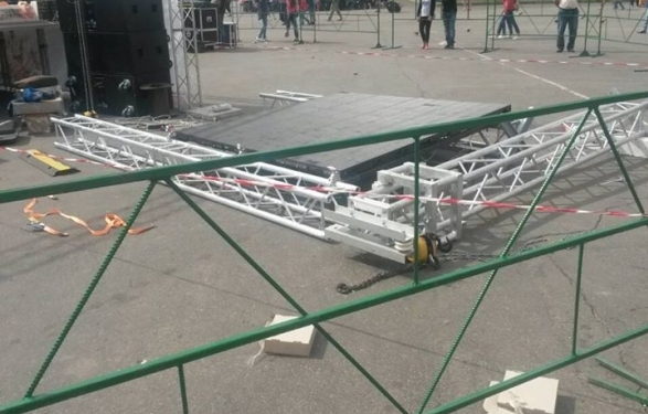 В Умани во время концерта ко Дню Независимости на детей упало сценическое оборудование – пострадали шесть детей