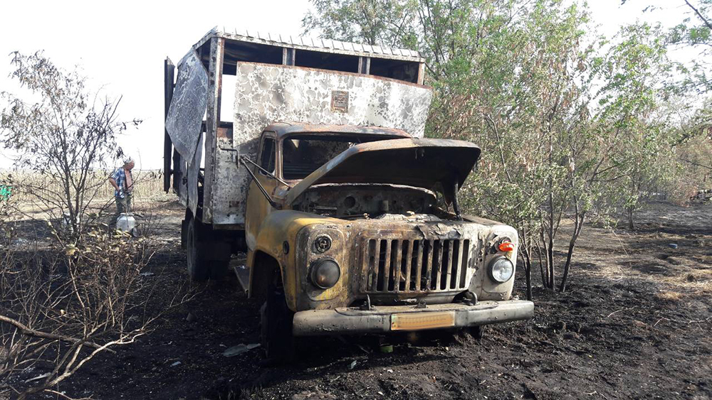 Под Пересадовкой горящая трава «сожгла» грузовик и 2 улика 10