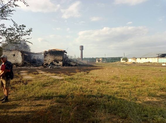 На Николаевщине после ссоры с родителями психически нездоровый мужчина поджег местную ферму 8