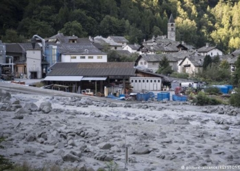 В Швейцарии в результате оползня пропало 8 человек