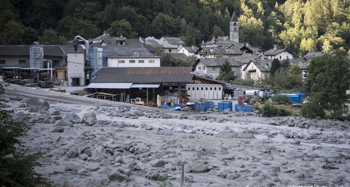 В Швейцарии в результате оползня пропало 8 человек