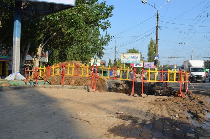 Масштабная авария на водопроводе возле рынка «Колос» в Николаеве ликвидирована 10