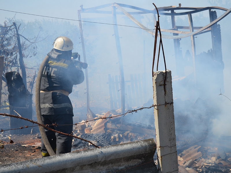 В Корабельном районе Николаева горело садовое товарищество – тушили и спасатели, и работники НАРПа 9