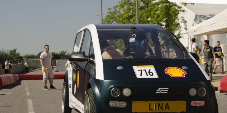 В Голландии построили электромобиль из сахарной свеклы и льна