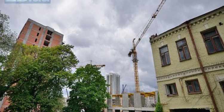 Кабмин проверит скандальные стройки в Киеве