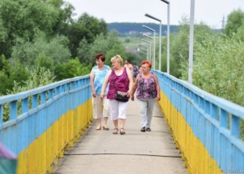 В Ивано_Франковске заминировали пешеходный мост. Бомбу успели обезвредить до взрыва