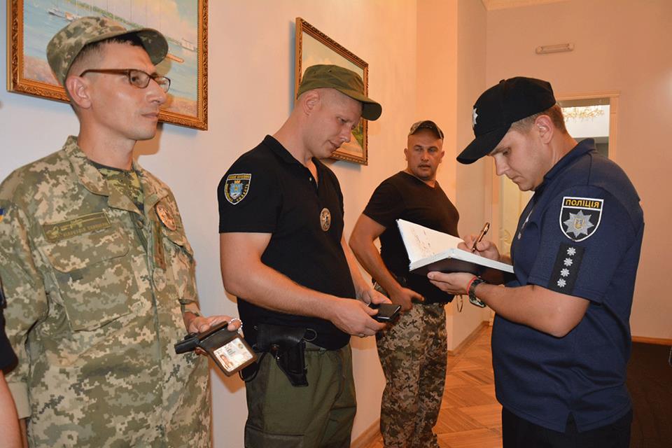Чтобы доказать право служить в полиции: на четырехмесячную стажировку в Донецкую область отправился первый сводный отряд полицейских Николаевщины 13