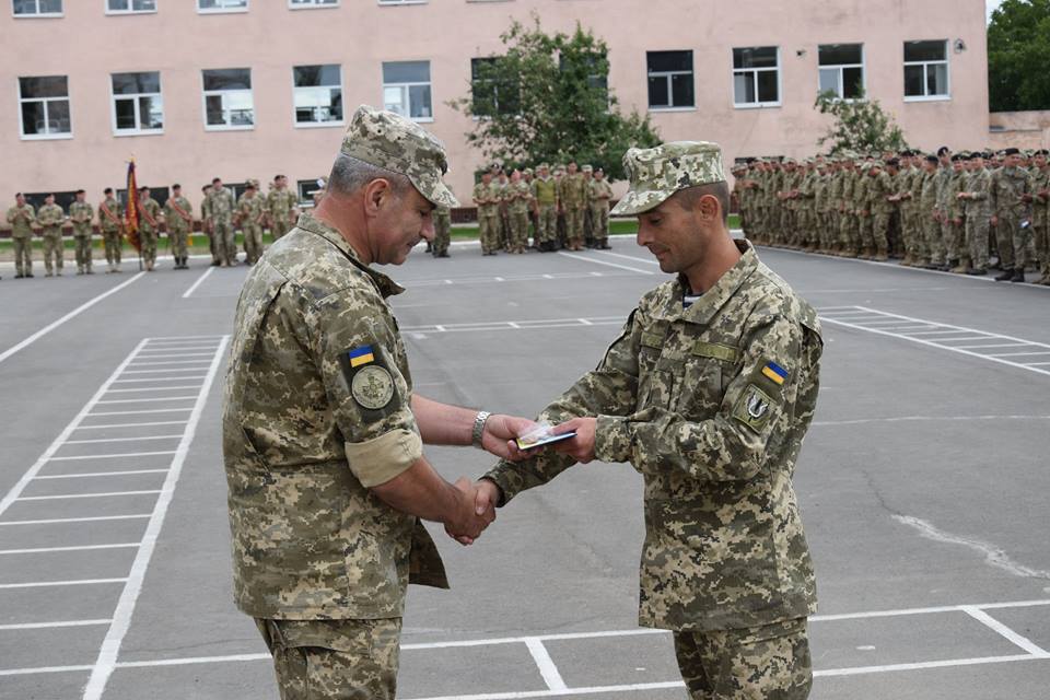 В ВМС ВС Украины завершили переподготовку более тысячи резервистов. Командующий отметил лучших и проверил условия в военных городках в Николаеве 12