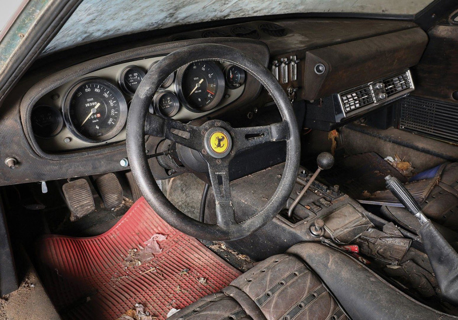 Ferrari 1969 года, 40 лет простоявший в гараже, продадут за почти 2 млн. евро 7