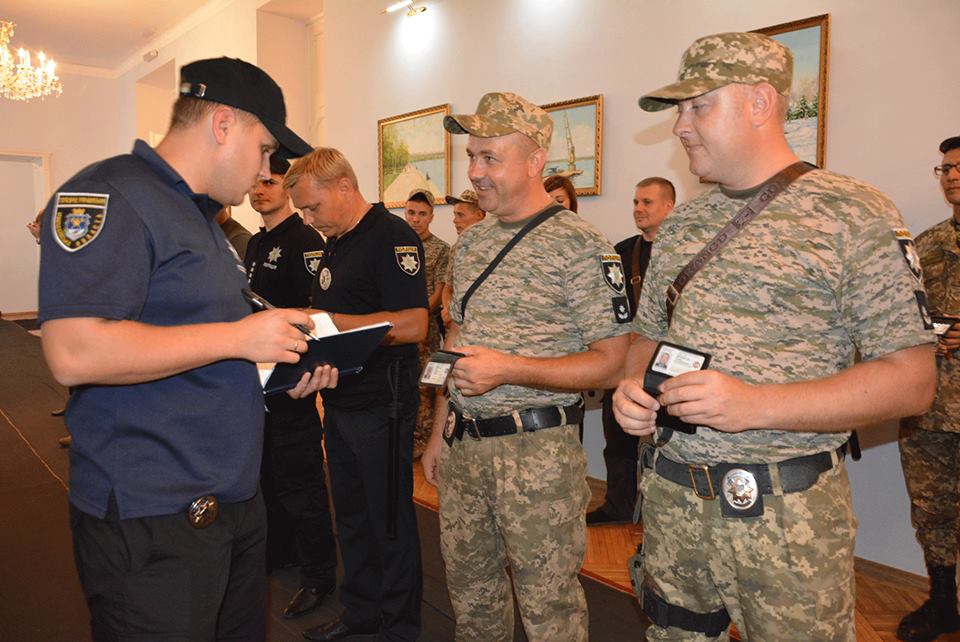 Чтобы доказать право служить в полиции: на четырехмесячную стажировку в Донецкую область отправился первый сводный отряд полицейских Николаевщины 15