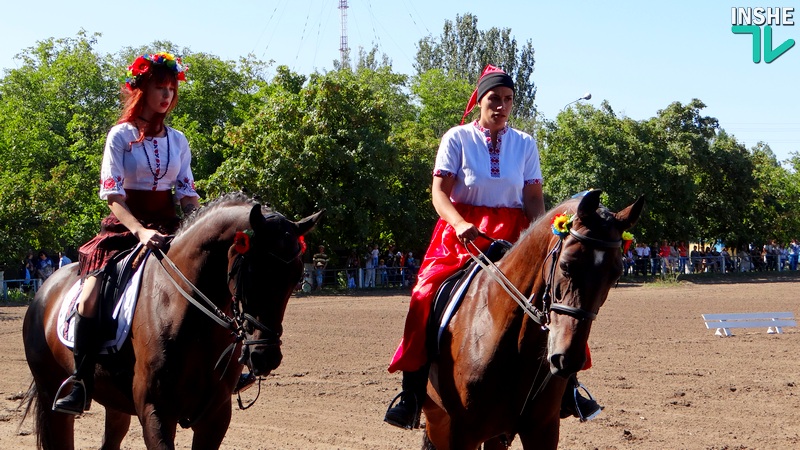 «Український танок», «Козацьке кохання» и конкур: в Николаеве на конноспортивной базе по-своему отметили День Независимости 14