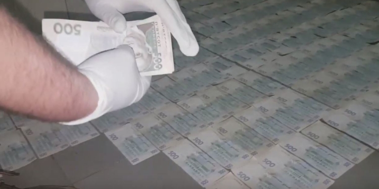 Во Львове задержали ревизора ГФС на взятке в 100 тыс. грн.