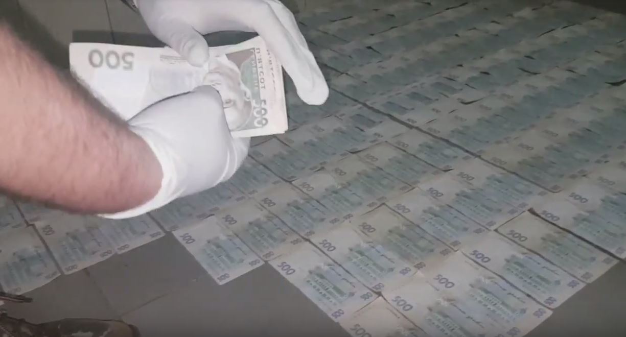 Во Львове задержали ревизора ГФС на взятке в 100 тыс. грн.