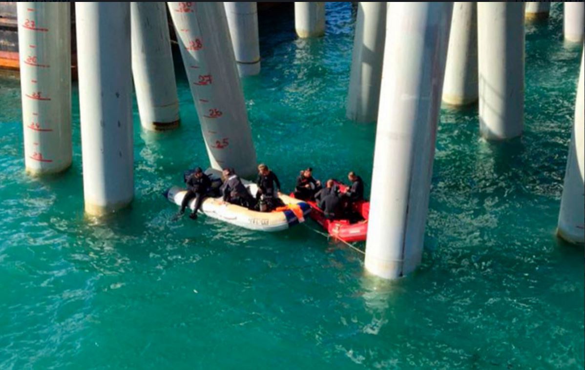 На Кубани автобус с рабочими упал в море. Погибло 17 человек